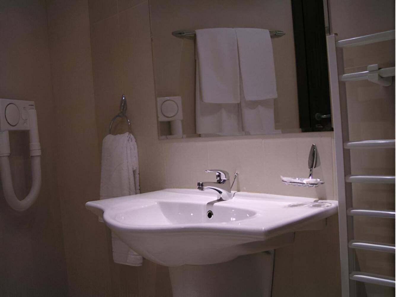 Dafovska Hotel Παμπόροβο Εξωτερικό φωτογραφία