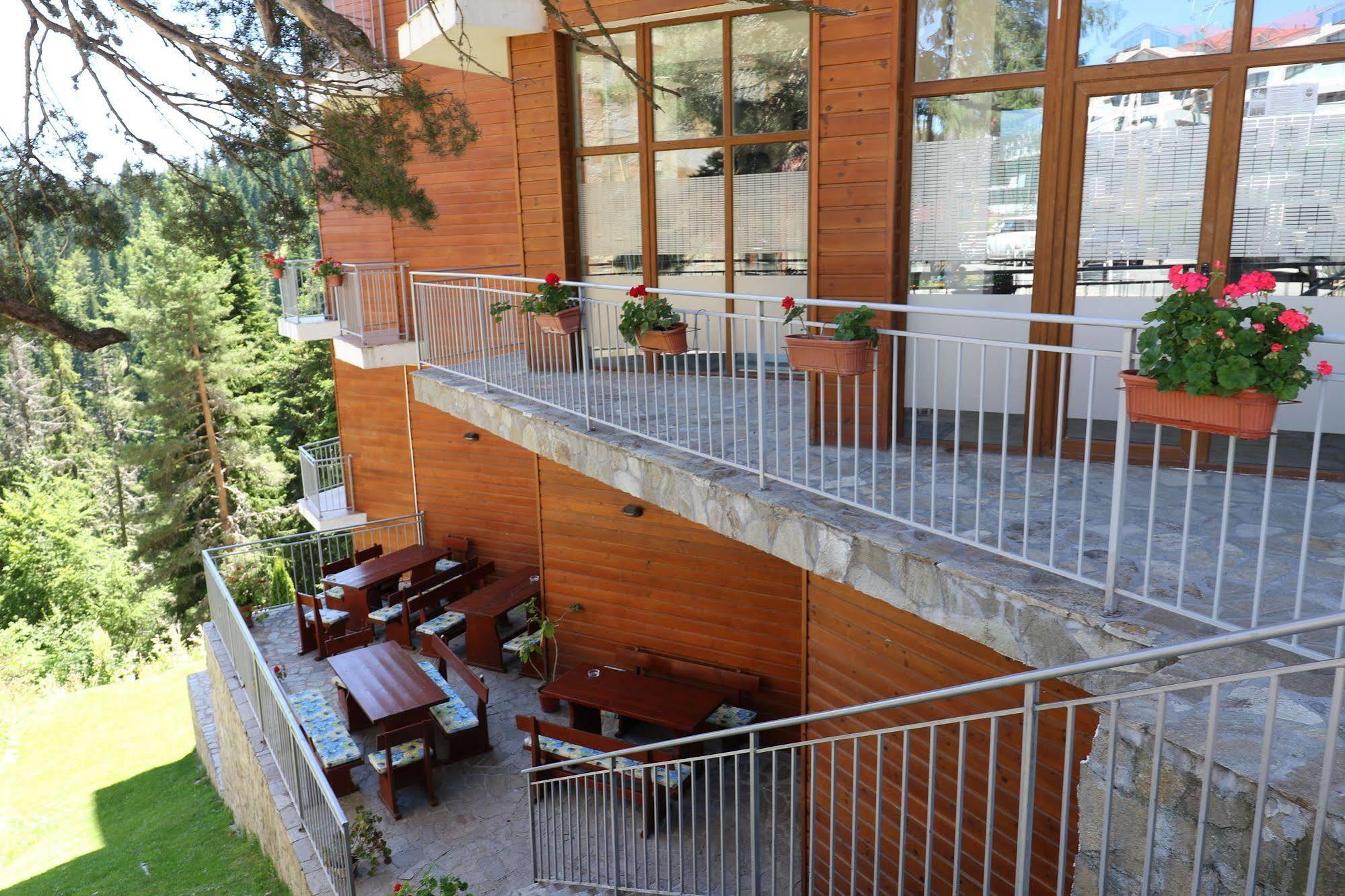 Dafovska Hotel Παμπόροβο Εξωτερικό φωτογραφία